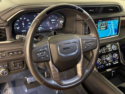 Used 2023 GMC Yukon XL Denali Ultimate AWD/4WD image 10
