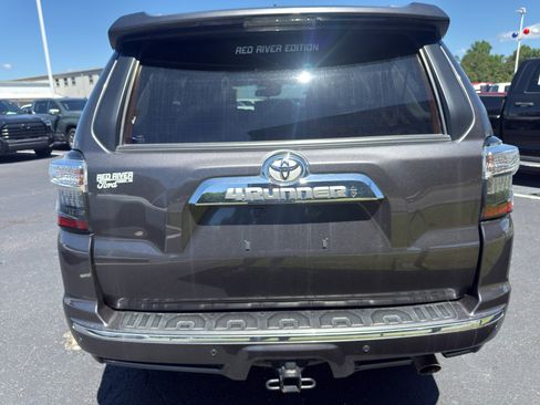 Used 2023 Toyota 4Runner Limited AWD/4WD image 12
