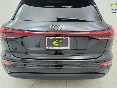 Used 2025 Audi Q6 e-tron Premium w/ Convenience Package RWD image 12