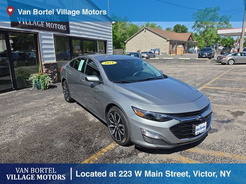 Used 2024 Chevrolet Malibu RS FWD image 3