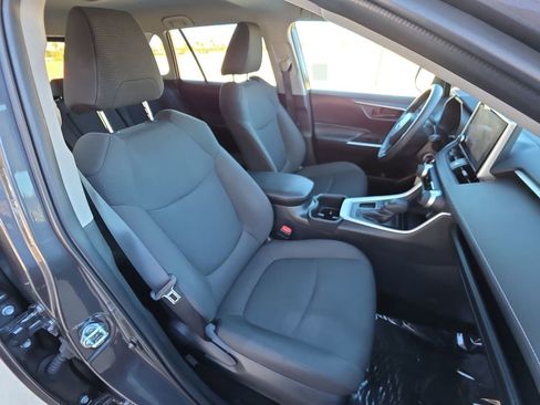 Used 2025 Toyota RAV4 LE image 28