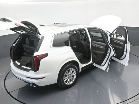 Used 2024 Cadillac XT6 Luxury image 77
