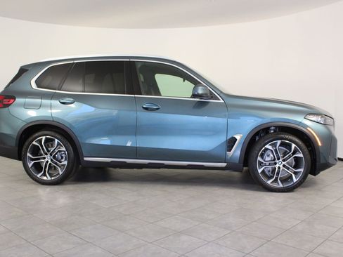 New 2026 BMW X5 xDrive50e image 8