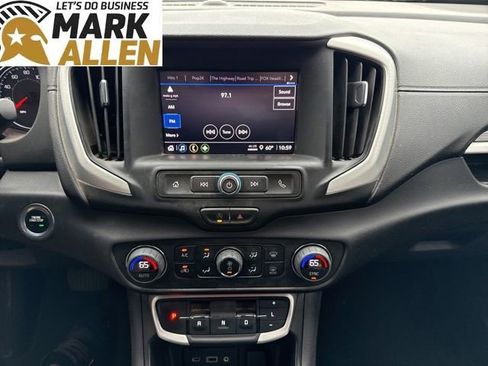 Used 2023 GMC Terrain SLE w/ Driver Convenience Package FWD image 9