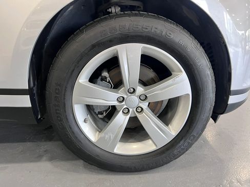 Used 2018 Land Rover Range Rover Velar S AWD/4WD image 34
