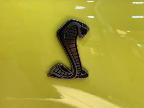 Used 2021 Ford Mustang Shelby GT500 w/ Technology Package RWD image 32