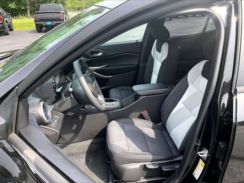 New 2026 Chevrolet Trax LS w/ LS Convenience Package FWD image 11
