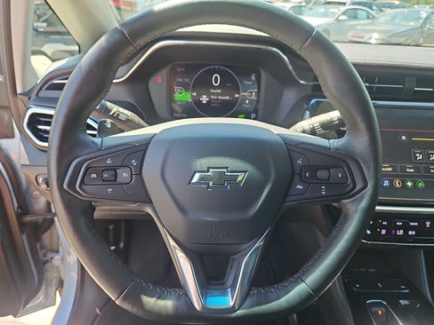 Used 2023 Chevrolet Bolt LT w/ Infotainment Package FWD image 22