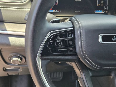 Used 2021 Jeep Grand Cherokee L Overland w/ Luxury Tech Group IV AWD/4WD image 26
