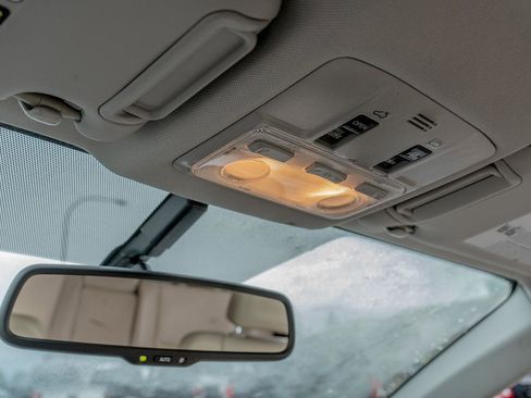 Used 2013 Toyota RAV4 Limited image 31