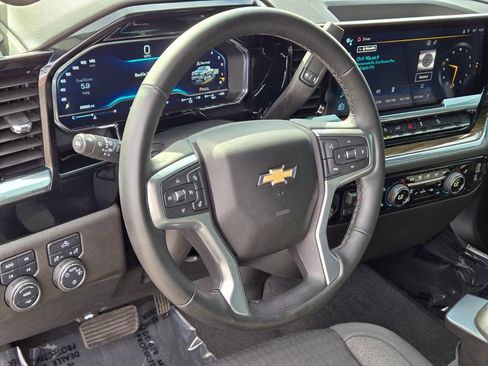 Used 2024 Chevrolet Silverado 1500 LT w/ Z71 Off-Road Package AWD/4WD image 12