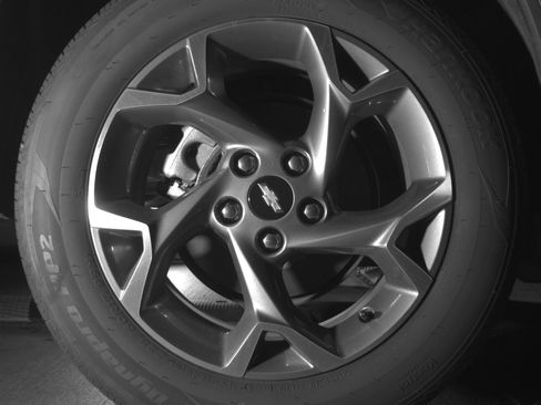 Used 2025 Chevrolet Trax LT FWD image 15