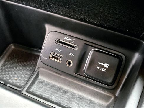 Used 2017 Jeep Cherokee Sport image 35