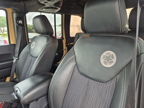 Used 2013 Jeep Wrangler Unlimited Sport AWD/4WD image 13