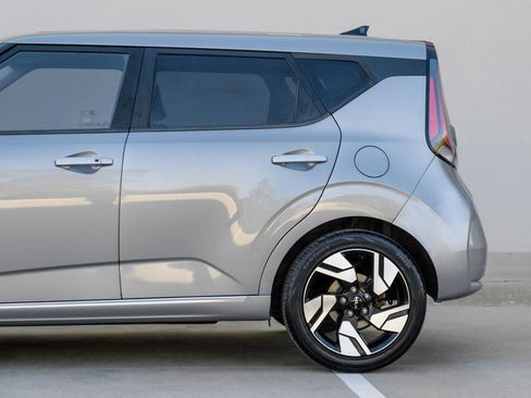Used 2023 Kia Soul GT-Line FWD image 12