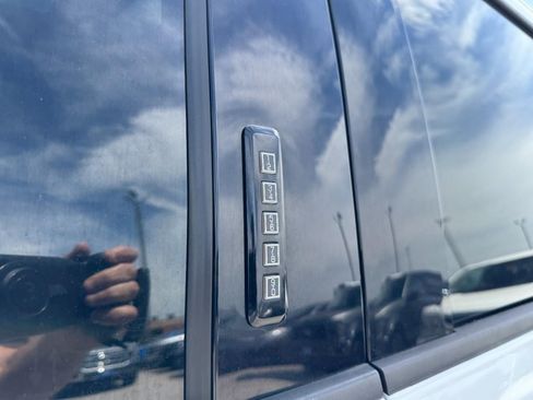 Used 2020 Ford F150 Lariat w/ Equipment Group 502A Luxury AWD/4WD image 8