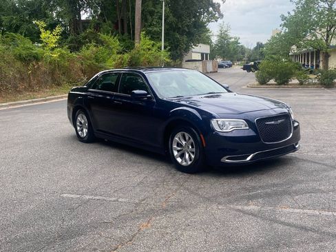 Used 2016 Chrysler 300 Limited RWD image 3