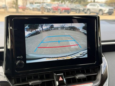 Used 2025 Toyota Corolla LE image 24