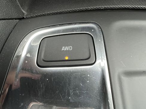 Used 2024 Chevrolet Equinox LT image 32