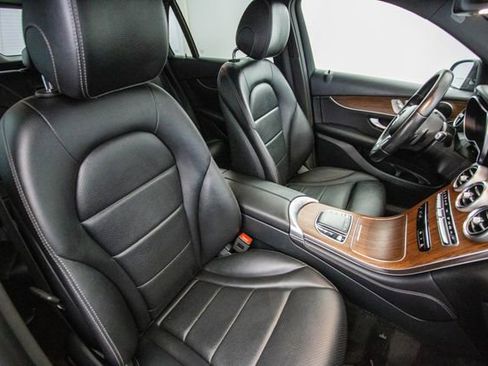 Used 2020 Mercedes-Benz GLC 300 4MATIC w/ Parking Assistance Package image 21