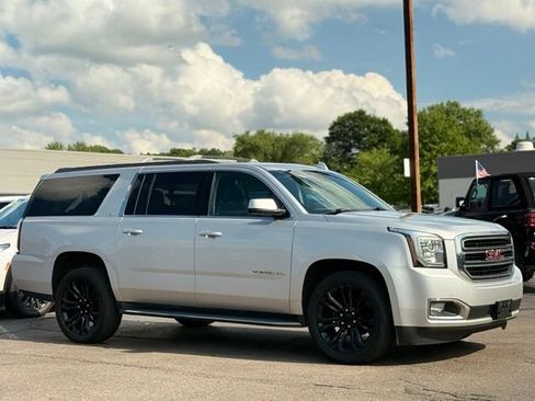 Used 2018 GMC Yukon XL SLT w/ Open Road Package AWD/4WD image 35