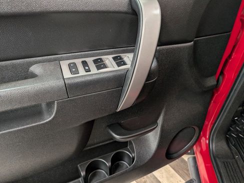 Used 2011 GMC Sierra 2500 SLE w/ SLE Preferred Package image 8