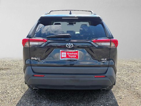 Used 2021 Toyota RAV4 XLE w/ XLE Grade Weather Package AWD/4WD image 4