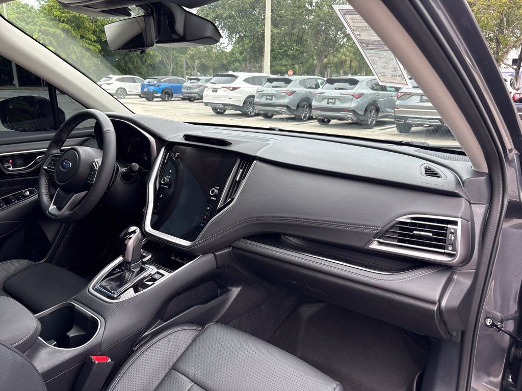 Used 2025 Subaru Outback Touring AWD/4WD image 13