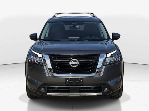 Used 2022 Nissan Pathfinder SL image 2