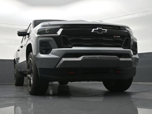 Used 2025 Chevrolet Colorado Z71 w/ Technology Package AWD/4WD image 30