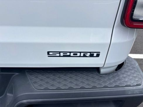 Used 2020 Jeep Gladiator Sport w/ Quick Order Package 24S AWD/4WD image 7