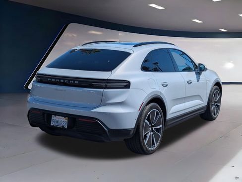 Used 2024 Porsche Macan 4 Electric image 3