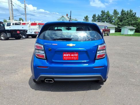 Used 2017 Chevrolet Sonic LT w/ Fun and Sun Package FWD image 5