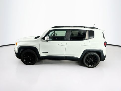 Used 2017 Jeep Renegade Altitude FWD image 4