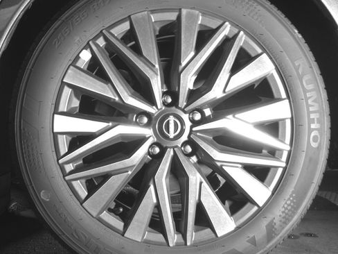 Used 2025 Nissan Altima 2.5 SV FWD image 14