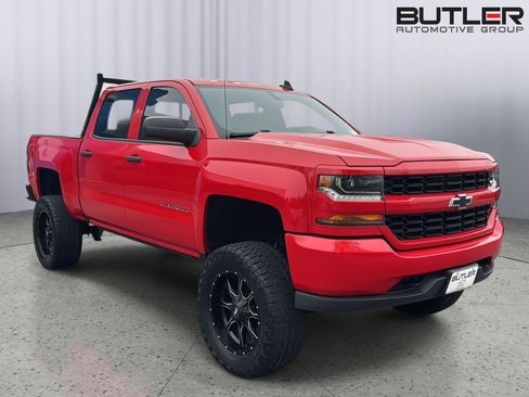 Used 2018 Chevrolet Silverado 1500 Custom w/ Custom Value Package image 6