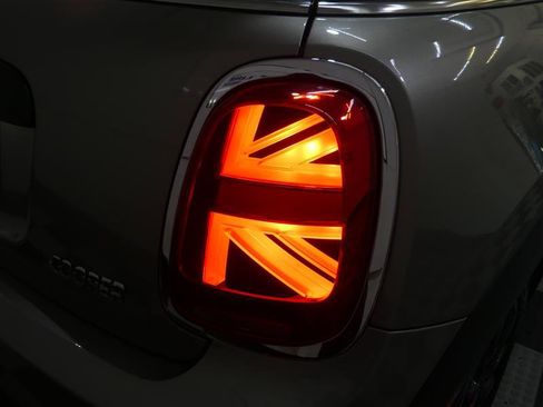 Used 2020 MINI Cooper 2-Door Hardtop w/ Storage Package FWD image 15