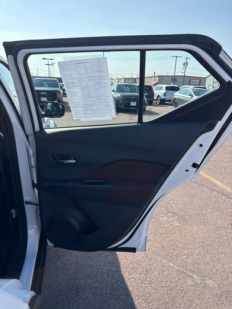 Used 2023 Nissan Kicks SR FWD image 24