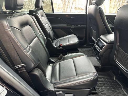 Used 2025 Lincoln Aviator Premiere image 34