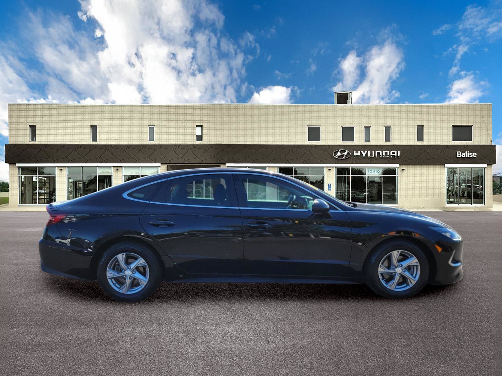 Used 2021 Hyundai Sonata SE FWD image 2