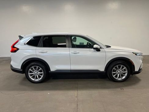 Used 2024 Honda CR-V EX image 3