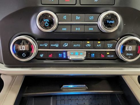 Used 2024 Ford Expedition Limited RWD image 26