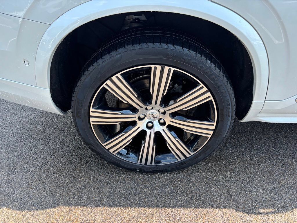 Certified 2024 Volvo XC90 T8 Ultimate w/ Protection Package Premier AWD/4WD image 36