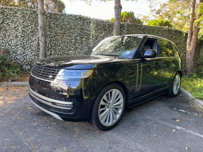 New 2025 Land Rover Range Rover SE