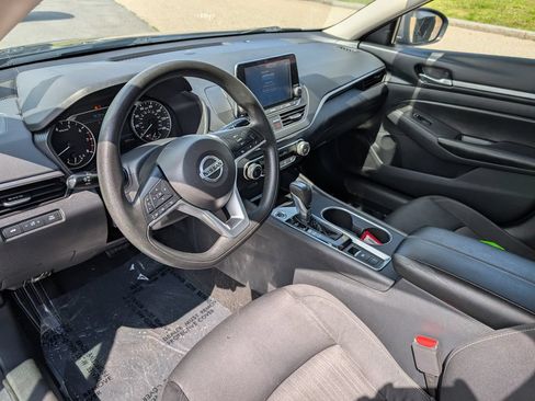 Used 2022 Nissan Altima 2.5 SV AWD/4WD image 16