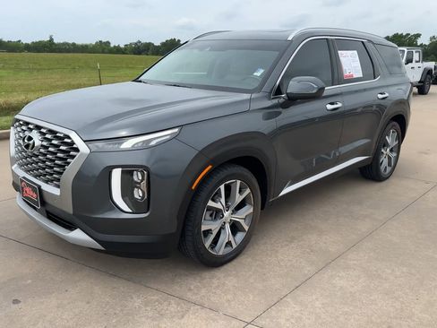 Used 2021 Hyundai Palisade SEL w/ Premium Package FWD image 3
