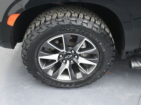 Used 2021 Chevrolet Tahoe Z71 w/ Luxury Package image 9