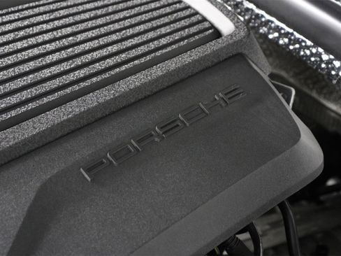 Used 2025 Porsche Macan image 27