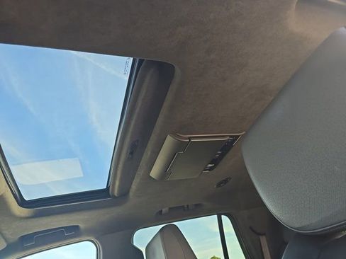 Used 2018 Cadillac Escalade Platinum image 29