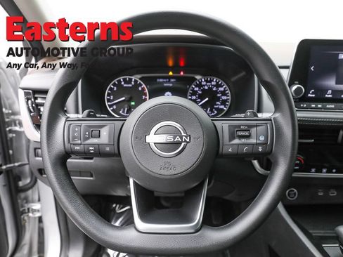 Used 2022 Nissan Rogue SV AWD/4WD image 10